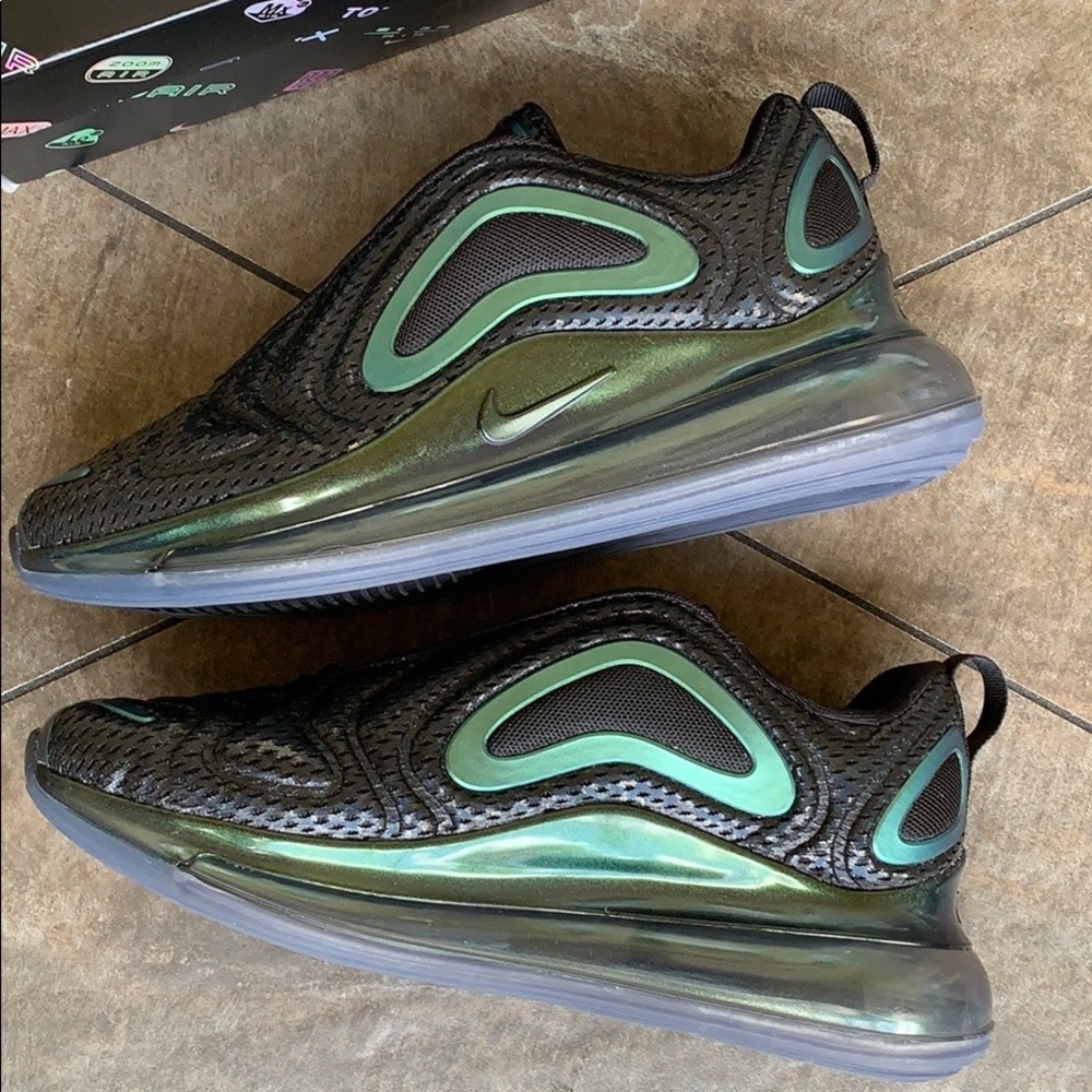 NIKE AIR MAX 720 Black/Black-Metallic Silver Men’s - Picture 2 of 16